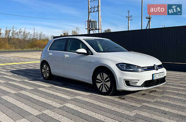Хэтчбек Volkswagen e-Golf 2017 в 