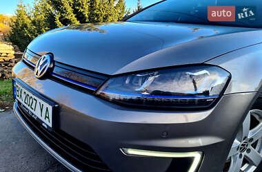 Хэтчбек Volkswagen e-Golf 2015 в Хмельницком