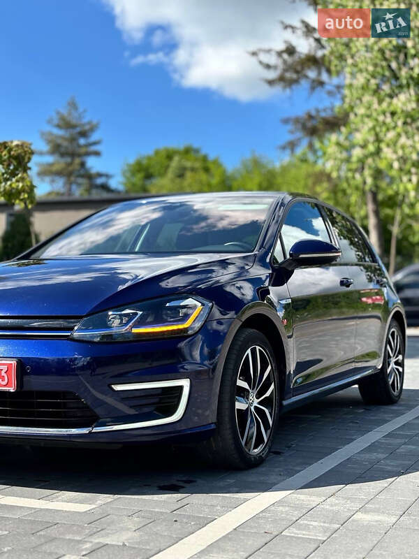 Хетчбек Volkswagen e-Golf 2018 в Ужгороді