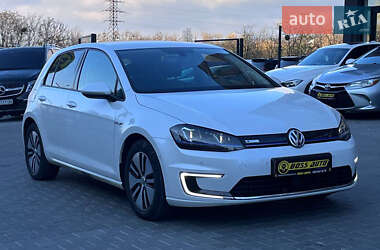 Хетчбек Volkswagen e-Golf 2015 в Чернівцях