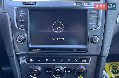 Хэтчбек Volkswagen e-Golf 2015 в 