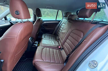 Хэтчбек Volkswagen e-Golf 2015 в 