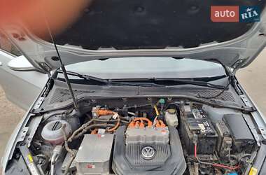 Хэтчбек Volkswagen e-Golf 2016 в 