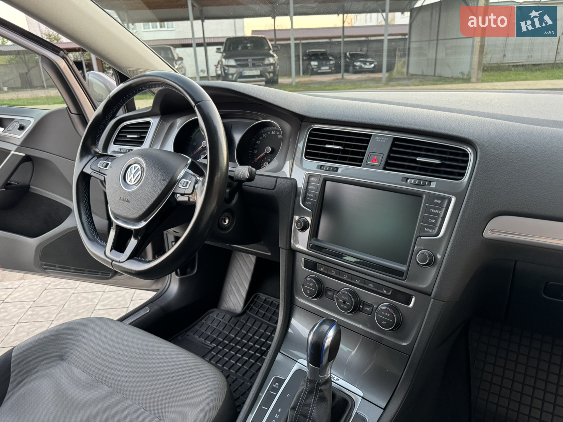 2015 Volkswagen Golf - мініатюра 32
