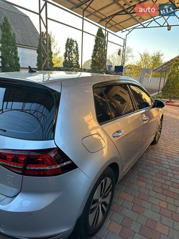 Хетчбек Volkswagen e-Golf 2016 в Миколаєві
