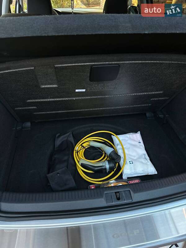 Хетчбек Volkswagen e-Golf 2016 в Миколаєві