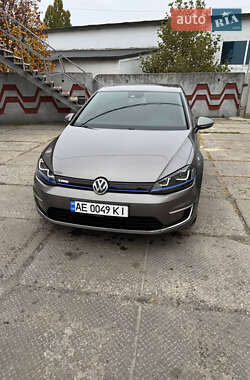 Хетчбек Volkswagen e-Golf 2015 в Дніпрі