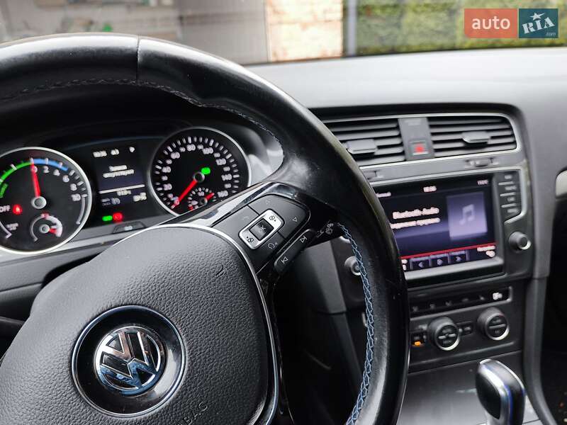 Хетчбек Volkswagen e-Golf 2015 в Кривому Розі