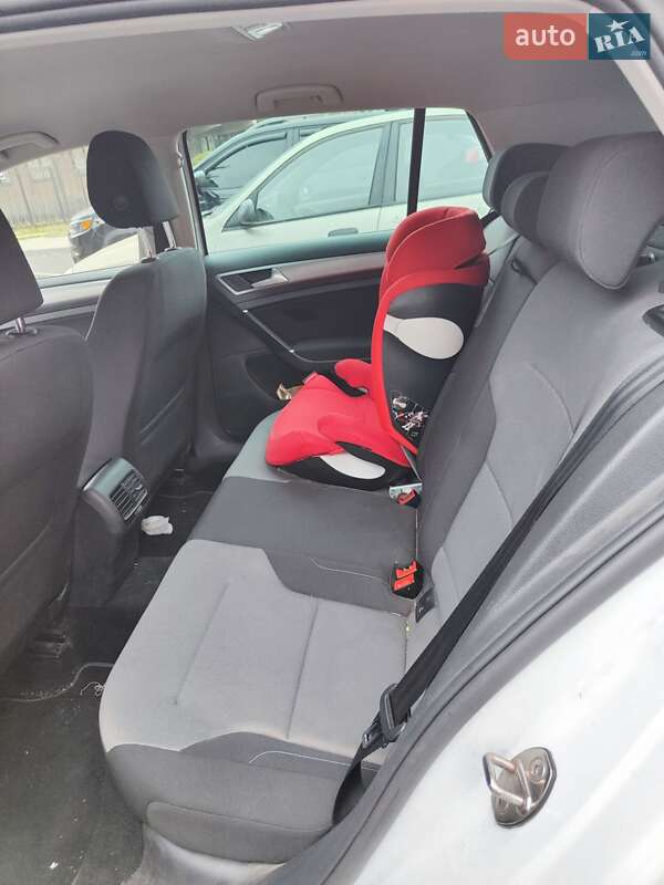 Хетчбек Volkswagen e-Golf 2015 в Кривому Розі