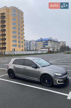 Хэтчбек Volkswagen e-Golf 2015 в Каменец-Подольском