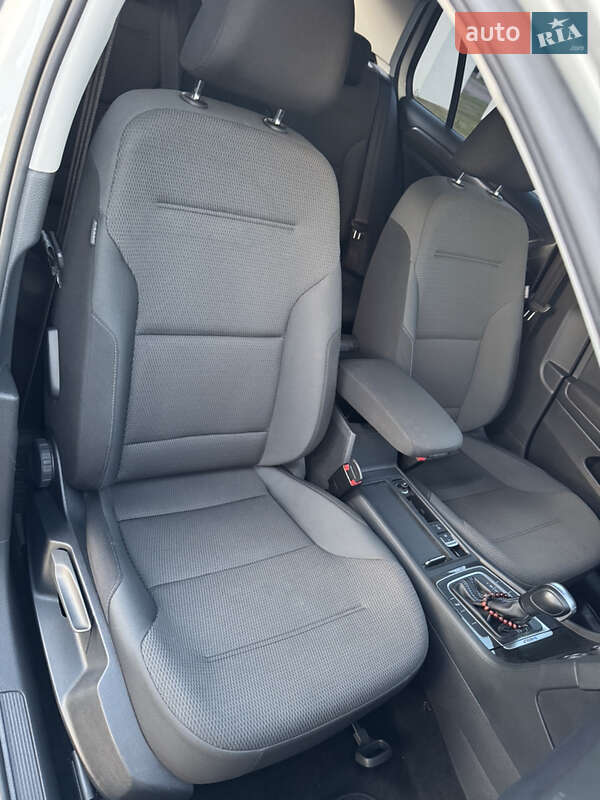 Хэтчбек Volkswagen e-Golf 2020 в Мукачево