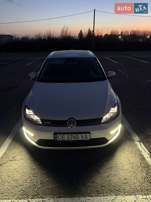 Volkswagen e-Golf 2015