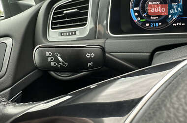 Хэтчбек Volkswagen e-Golf 2019 в 