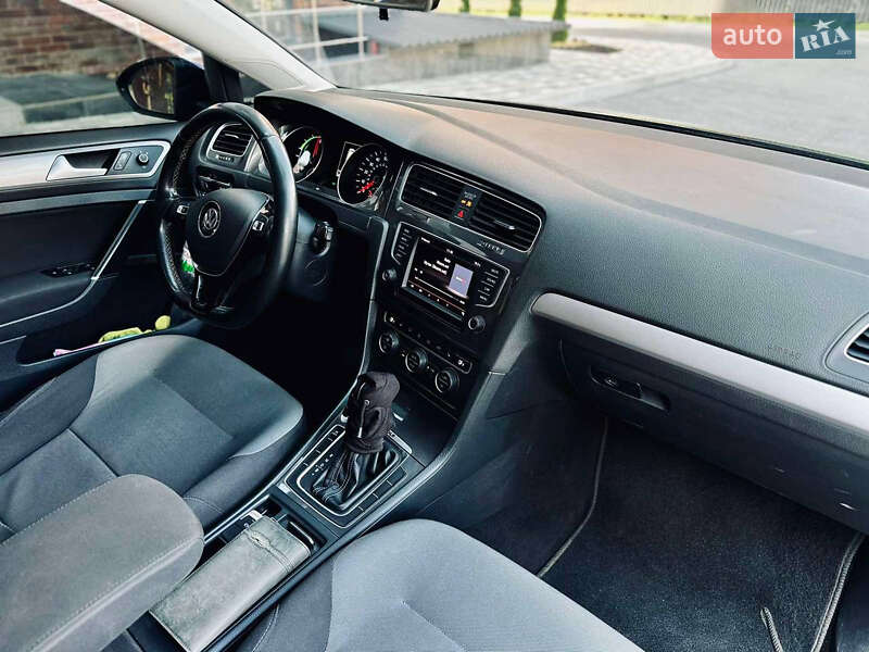 Хетчбек Volkswagen e-Golf 2016 в Полтаві