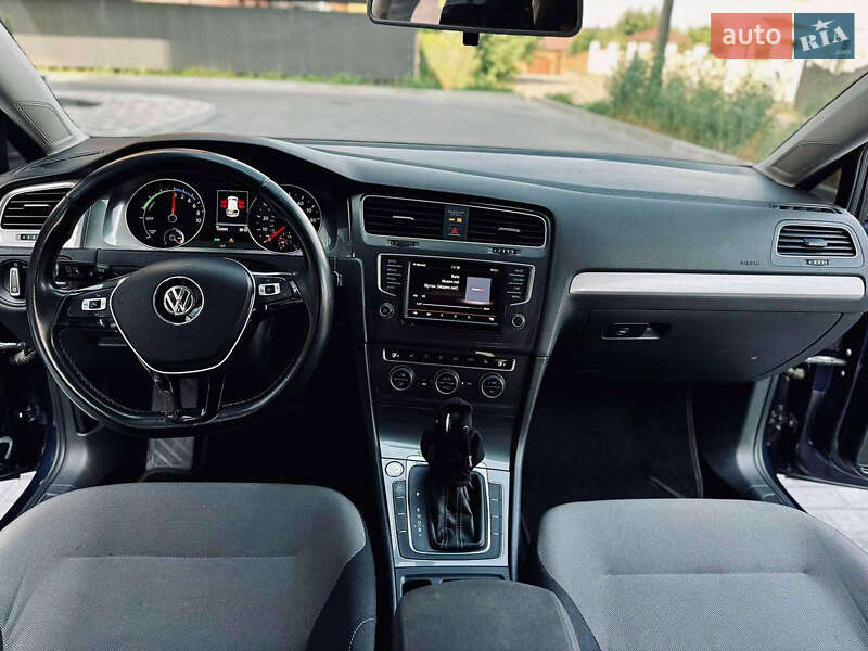 Хетчбек Volkswagen e-Golf 2016 в Полтаві