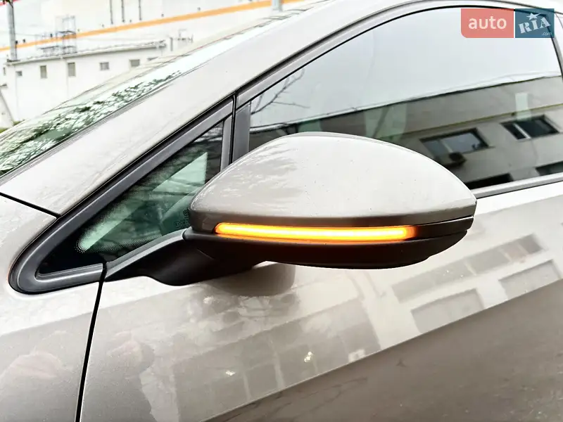 Volkswagen e-Golf 2015 VIN WVWZZZAUZGW901444 фото оголошення 10 з 59