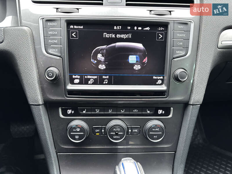 Хетчбек Volkswagen e-Golf 2015 в Вінниці