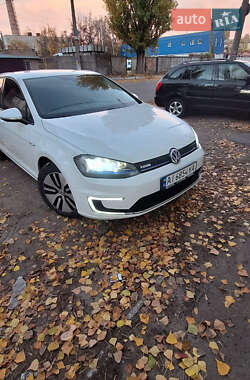 Хэтчбек Volkswagen e-Golf 2014 в Киеве