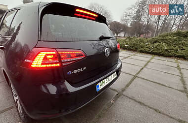 Хетчбек Volkswagen e-Golf 2016 в 