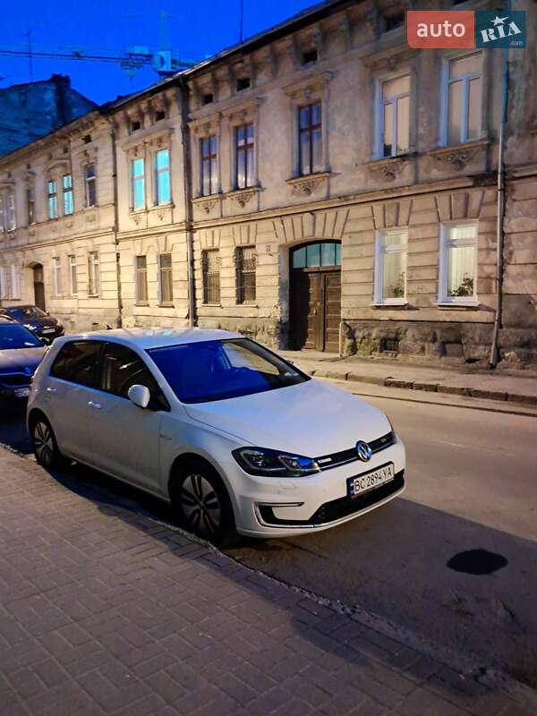 Хетчбек Volkswagen e-Golf 2018 в Львові фото 15 Хетчбек Volkswagen e-Golf 2018 в Львові