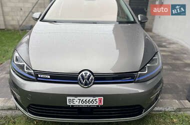 Хетчбек Volkswagen e-Golf 2015 в Чернігові