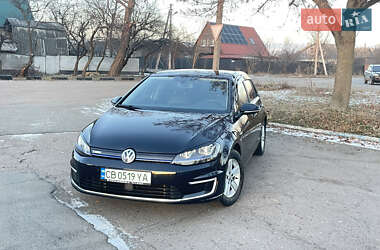 Хетчбек Volkswagen e-Golf 2015 в Чернігові