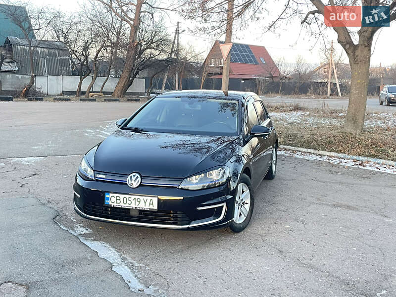 Volkswagen e-Golf 2015