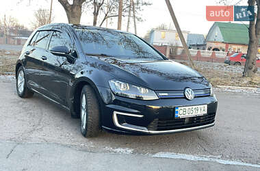 Хэтчбек Volkswagen e-Golf 2015 в Чернигове