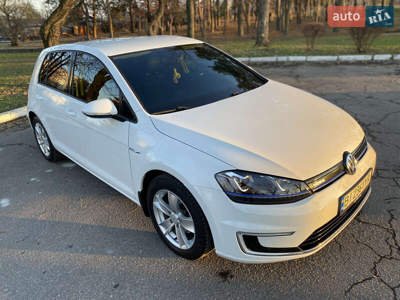 Хетчбек Volkswagen e-Golf 2015 в Кременчуці