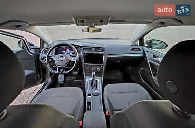 Хэтчбек Volkswagen e-Golf 2018 в 