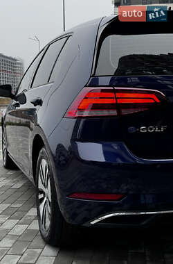 Хэтчбек Volkswagen e-Golf 2019 в Киеве