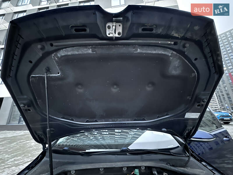 Хетчбек Volkswagen e-Golf 2019 в Києві