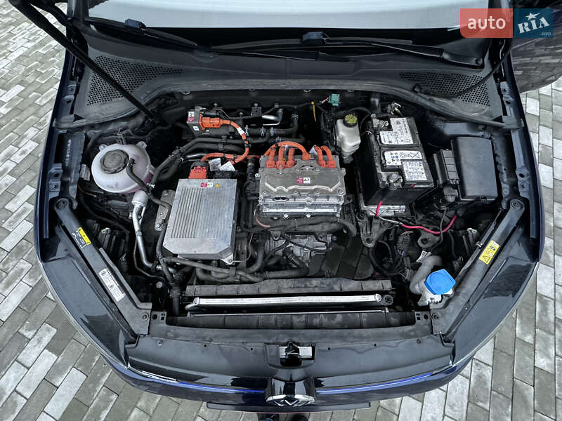 Хетчбек Volkswagen e-Golf 2019 в Києві