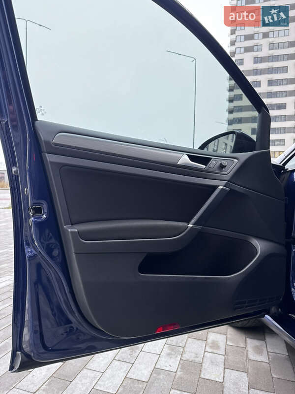 Хетчбек Volkswagen e-Golf 2019 в Києві