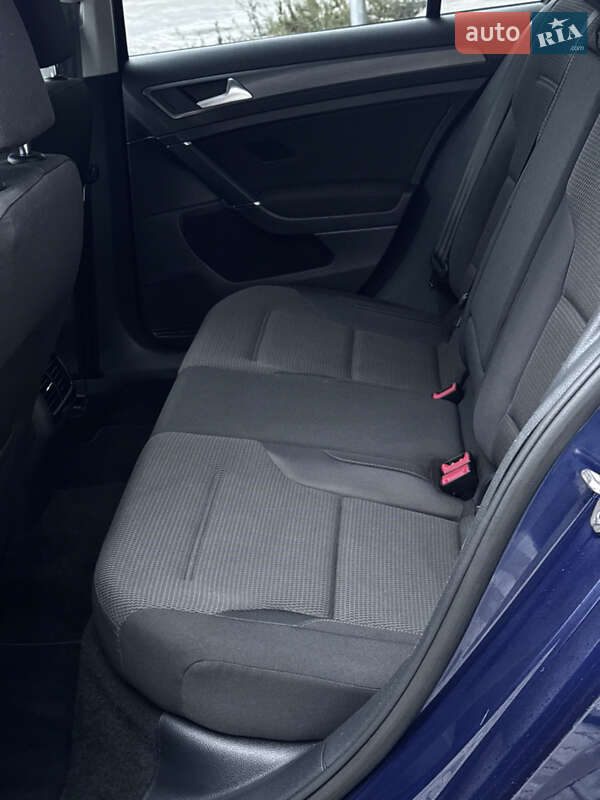Хетчбек Volkswagen e-Golf 2019 в Києві