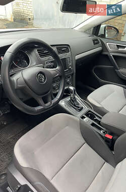 Хэтчбек Volkswagen e-Golf 2016 в 