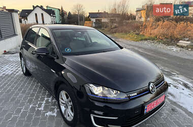 Хетчбек Volkswagen e-Golf 2015 в Львові