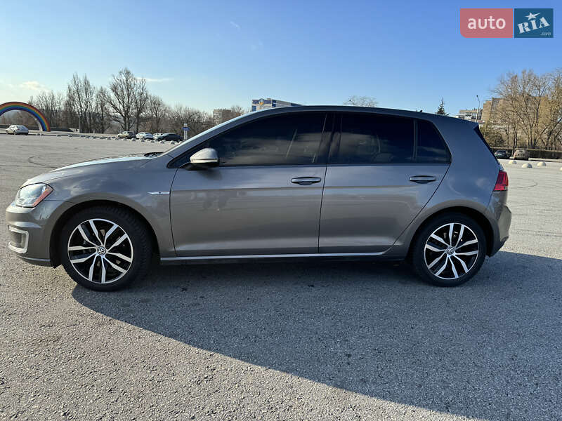 Хетчбек Volkswagen e-Golf 2016 в Запоріжжі