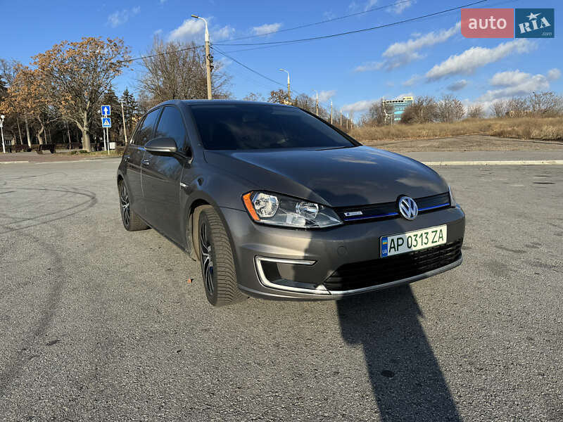 Хетчбек Volkswagen e-Golf 2016 в Запоріжжі