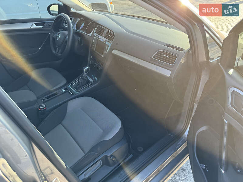 Хетчбек Volkswagen e-Golf 2016 в Запоріжжі