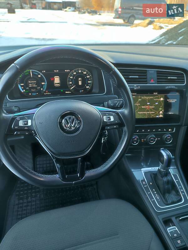 Хэтчбек Volkswagen e-Golf 2018 в Ивано-Франковске