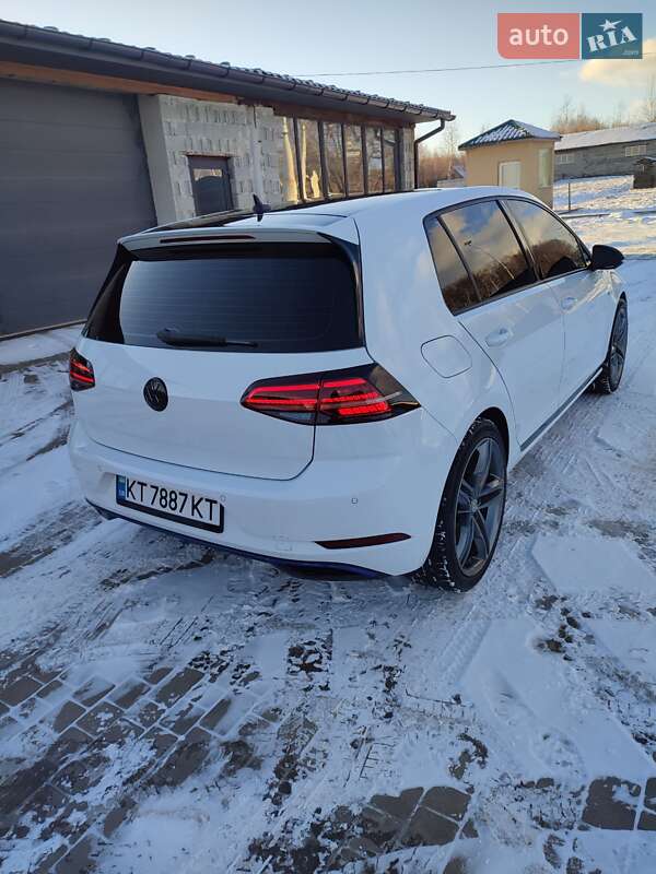 Хэтчбек Volkswagen e-Golf 2018 в Ивано-Франковске