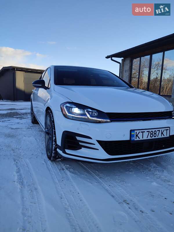 Хэтчбек Volkswagen e-Golf 2018 в Ивано-Франковске