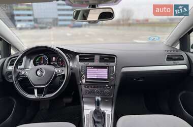 Хетчбек Volkswagen e-Golf 2014 в Києві