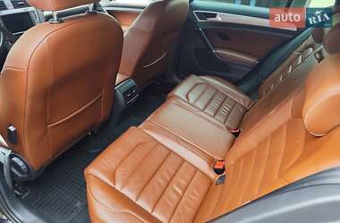 Хэтчбек Volkswagen e-Golf 2015 в 