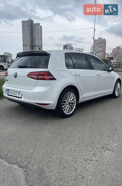 Хэтчбек Volkswagen e-Golf 2016 в Киеве