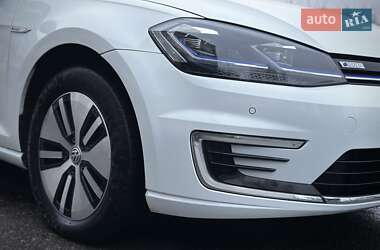 Хэтчбек Volkswagen e-Golf 2019 в 