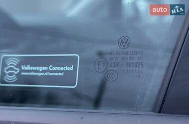 Хэтчбек Volkswagen e-Golf 2019 в 