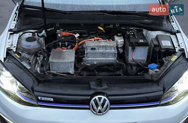 Хэтчбек Volkswagen e-Golf 2019 в 