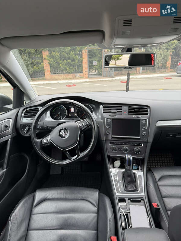 Хэтчбек Volkswagen e-Golf 2014 в Одессе